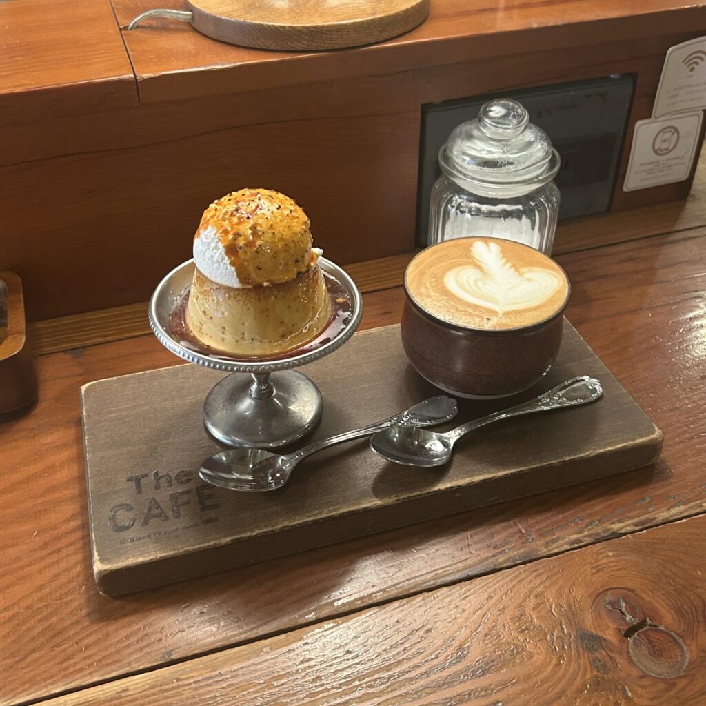 プリンとカフェラテ