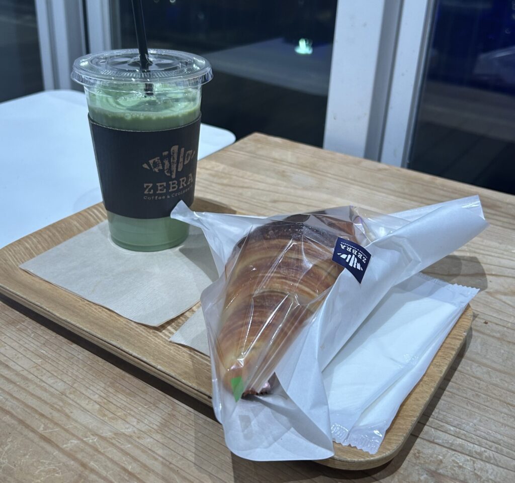 抹茶ラテ、アイス
クロワッサン