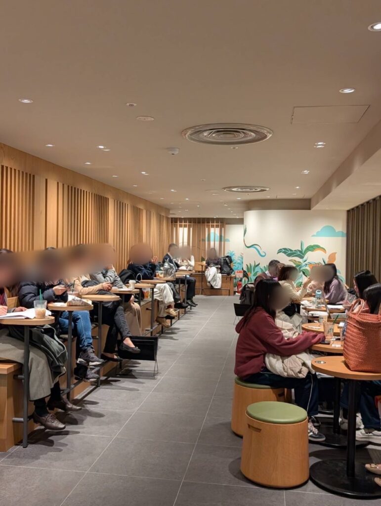 スターバックスの店内