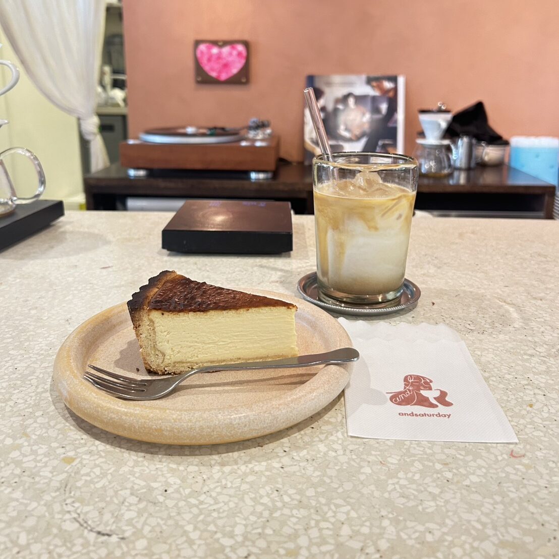 カフェラテアイス、バスクチーズケーキタルト