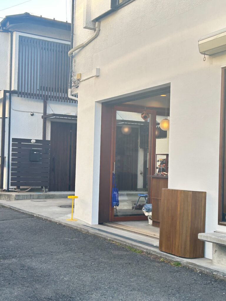 プールサイドコーヒーの外観